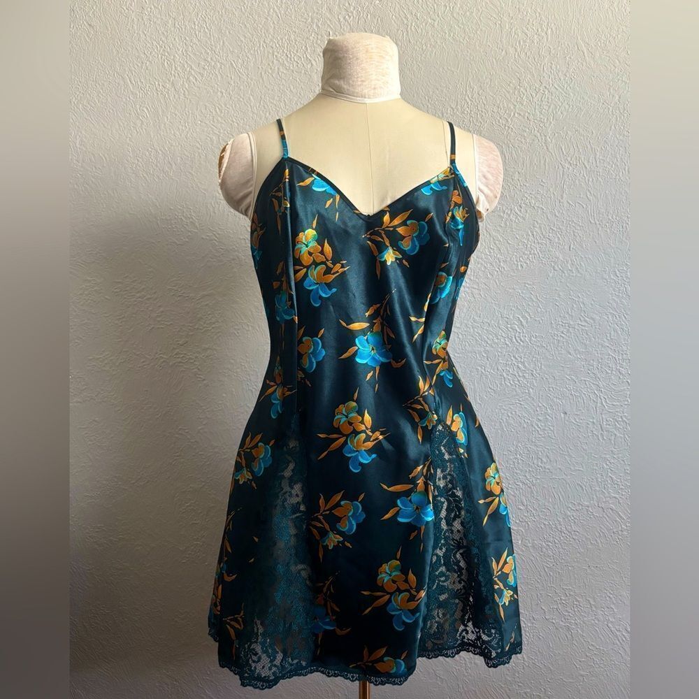 Vintage 80's Victorias Secret Gold Label Floral Slip Size M